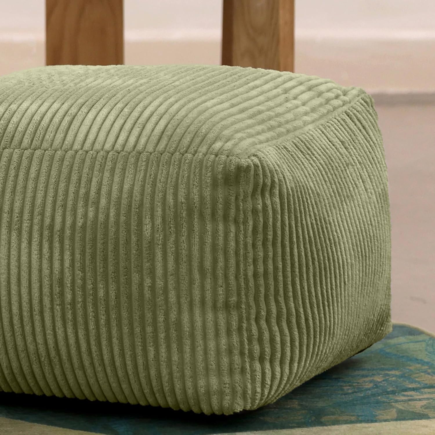 Icon Amara Hocker, Salbeigrün, Flauschiger Cord Stoff, Sitzsack Cord, Sitzpuff, Pouf Hocker mit Füllung, Fußhocker für das Wohnzimmer, Deko Wohnzimmer